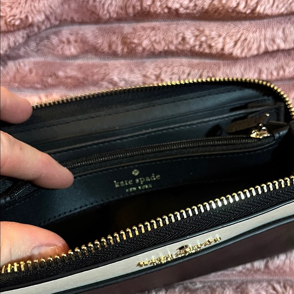 Kate Spade Two-Tone Black and Cream Wallet - Picture 7 of 7
